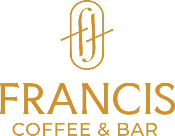 Imagotipo vertical de Francis Coffee & Bar, dorado sobre Antílope